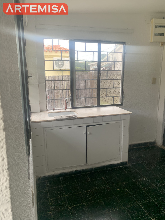 Casa ID.801 - Alquiler 1 dorm. con parrillero en la cocina.