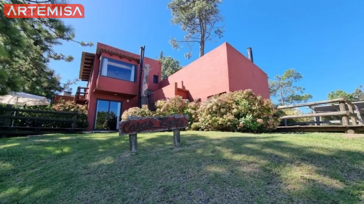 Casa ID.439 - vende un atractivo Complejo integrado por 3 viviendas independientes