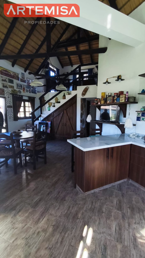 Casa ID.981 - CASA ESTILO TRADICIONAL TECHO ALTO