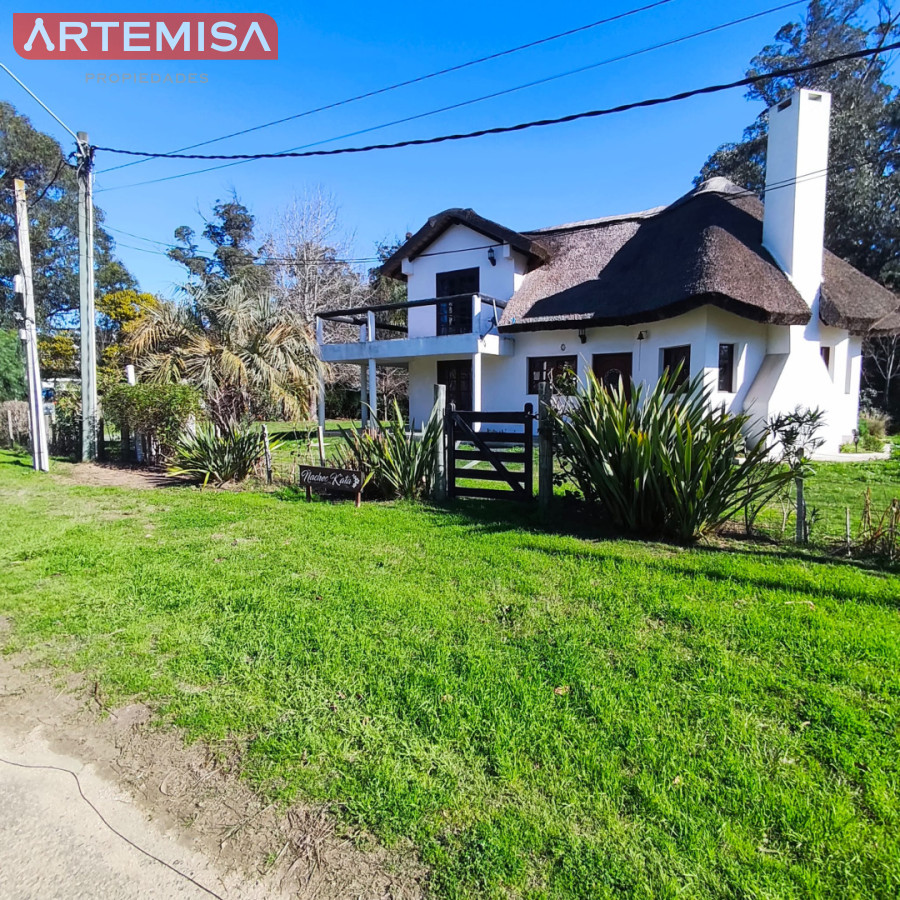 Casa ID.981 - CASA ESTILO TRADICIONAL TECHO ALTO