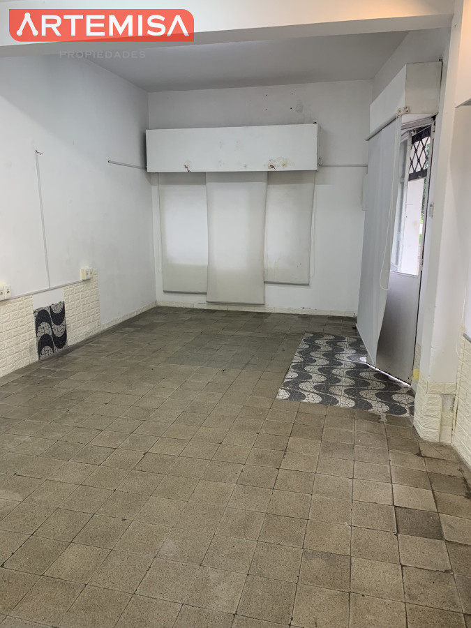 Local Comercial ID.737 - Se alquila Hermoso local Esquina