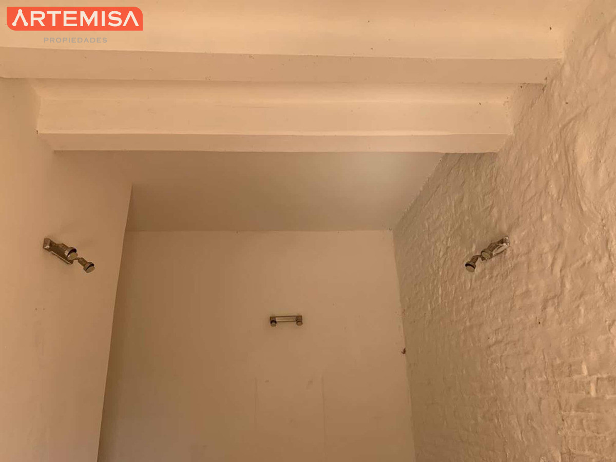 Local Comercial ID.12 - Local en Montevideo, Brazo Oriental