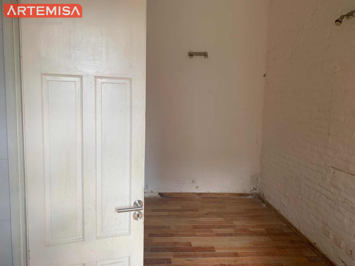 Local Comercial ID.12 - Local en Montevideo, Brazo Oriental