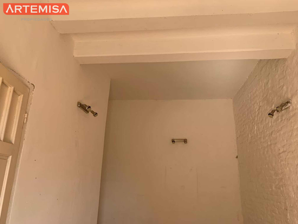 Local Comercial ID.12 - Local en Montevideo, Brazo Oriental