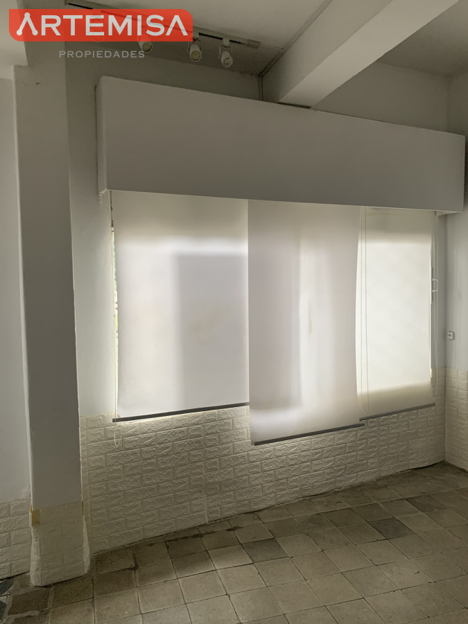 Local Comercial ID.737 - Se alquila Hermoso local Esquina