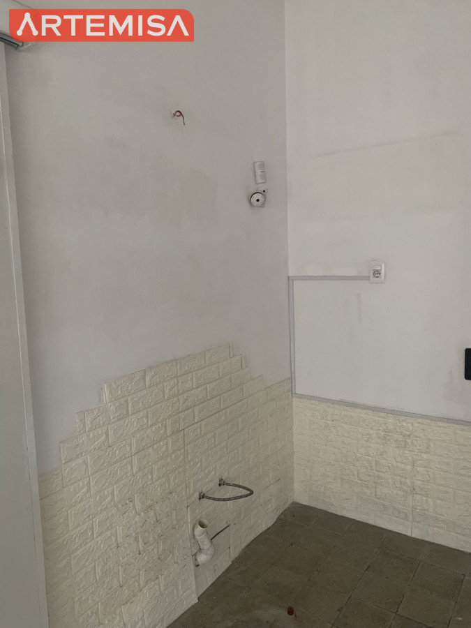 Local Comercial ID.737 - Se alquila Hermoso local Esquina