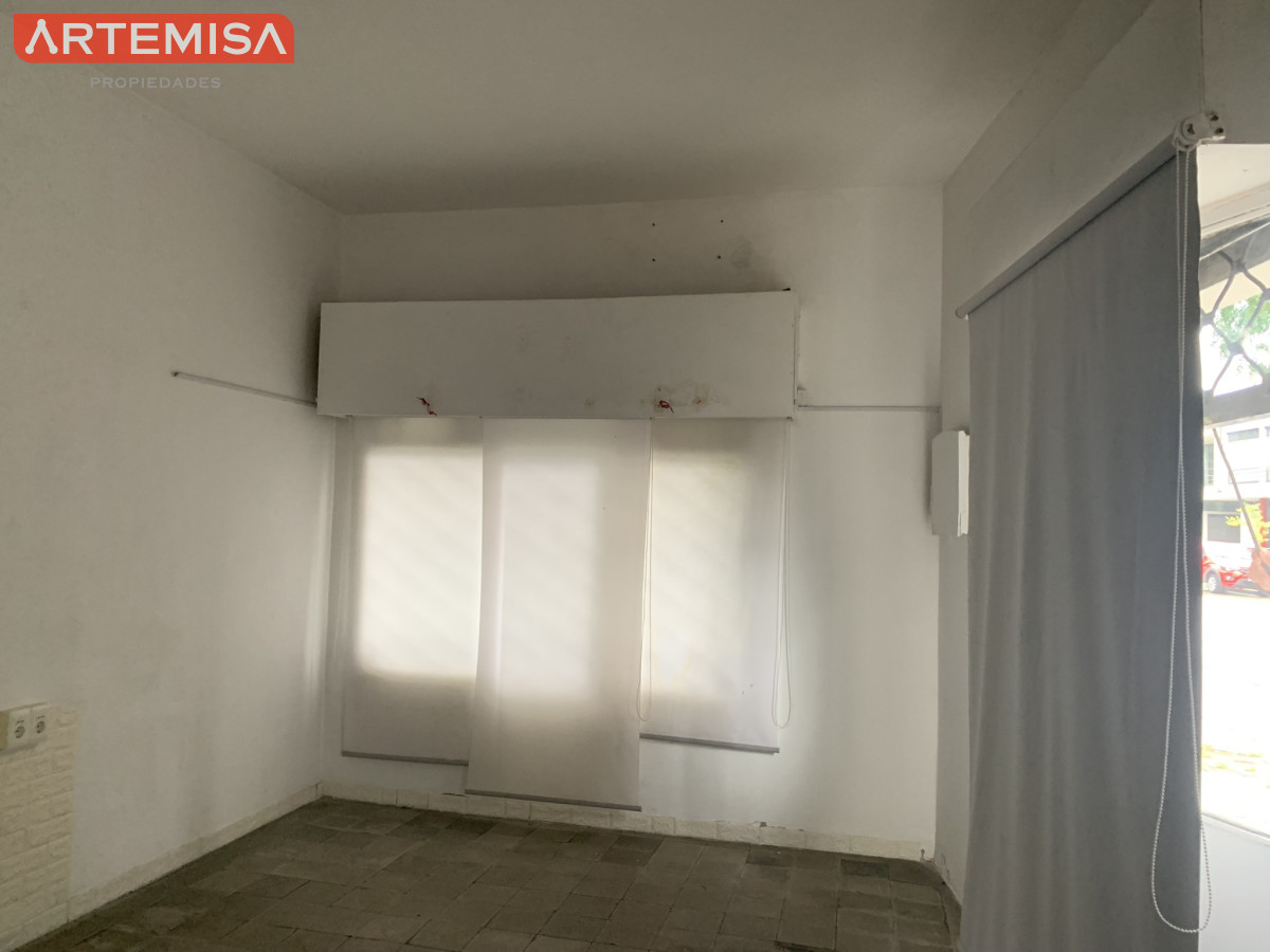Local Comercial ID.737 - Se alquila Hermoso local Esquina