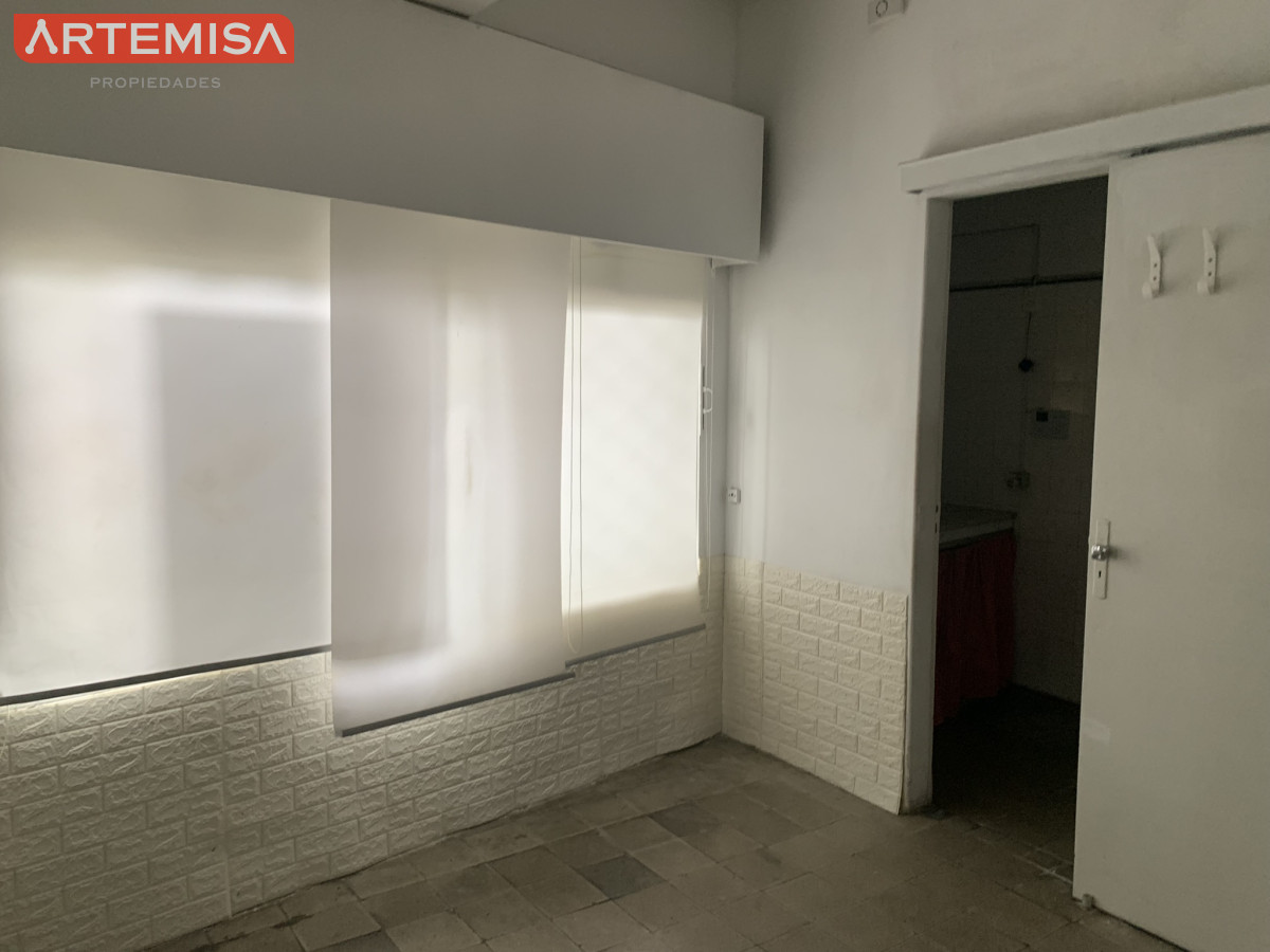 Local Comercial ID.737 - Se alquila Hermoso local Esquina