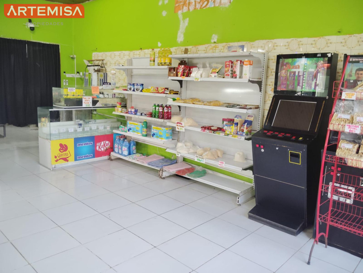 Local Comercial ID.844 - Amplio local comercial!