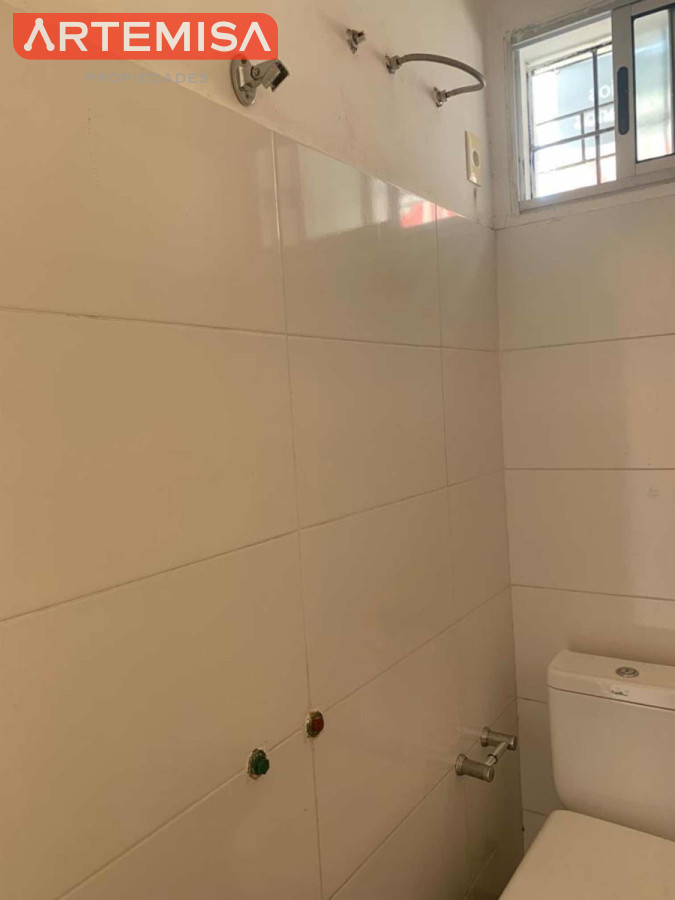 Local Comercial ID.12 - Local en Montevideo, Brazo Oriental