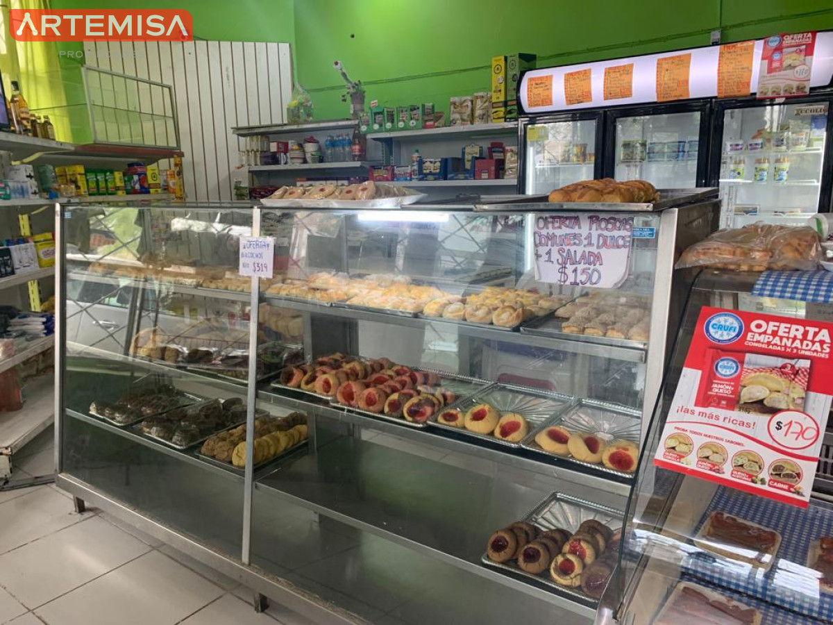 Local Comercial ID.844 - Amplio local comercial!