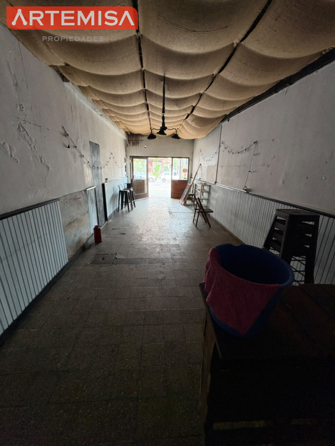 Local Comercial ID.1008 - LOCAL EN ZONA MUY COMERCIAL