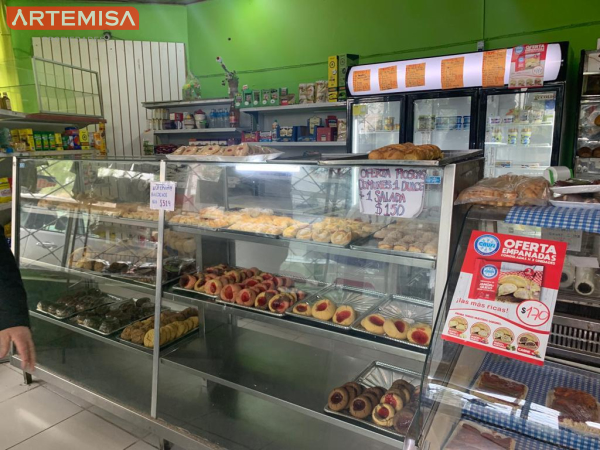Local Comercial ID.844 - Amplio local comercial!