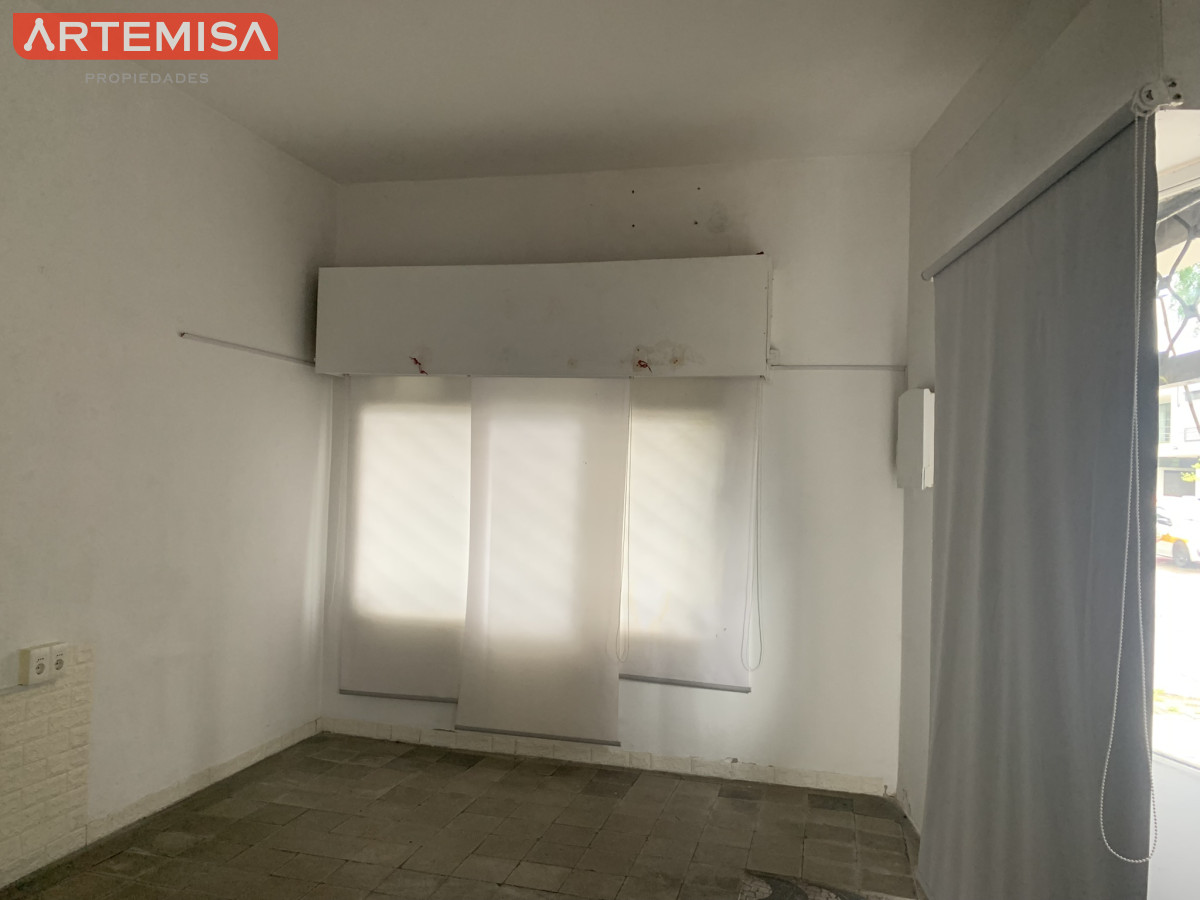 Local Comercial ID.737 - Se alquila Hermoso local Esquina