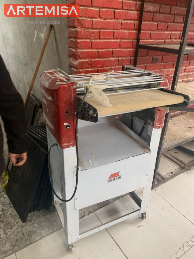 Local Comercial ID.844 - Amplio local comercial!