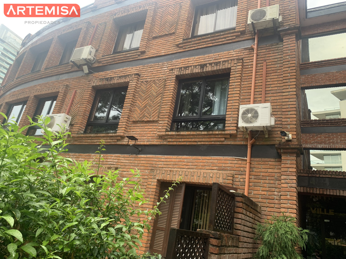 Apartamento ID.736 - Pent-House Con amplio parrillero Propio. 