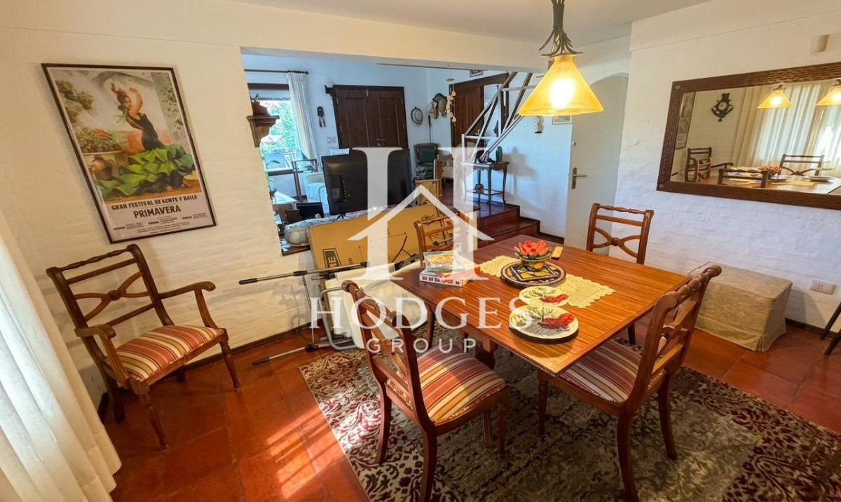 Casa ID.279 - Venta de Chalet de Categoría en San Rafael: Living en Doble Altura, Piscina y Gran Barbacoa