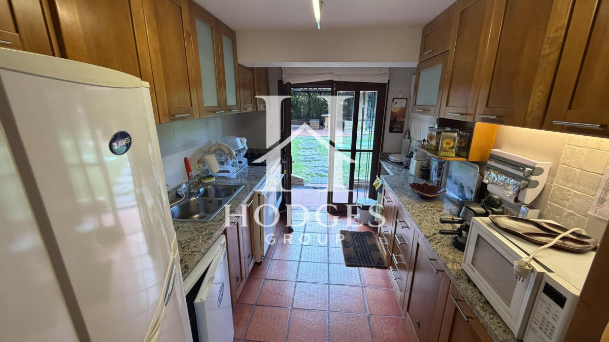 Casa ID.279 - Venta de Chalet de Categoría en San Rafael: Living en Doble Altura, Piscina y Gran Barbacoa