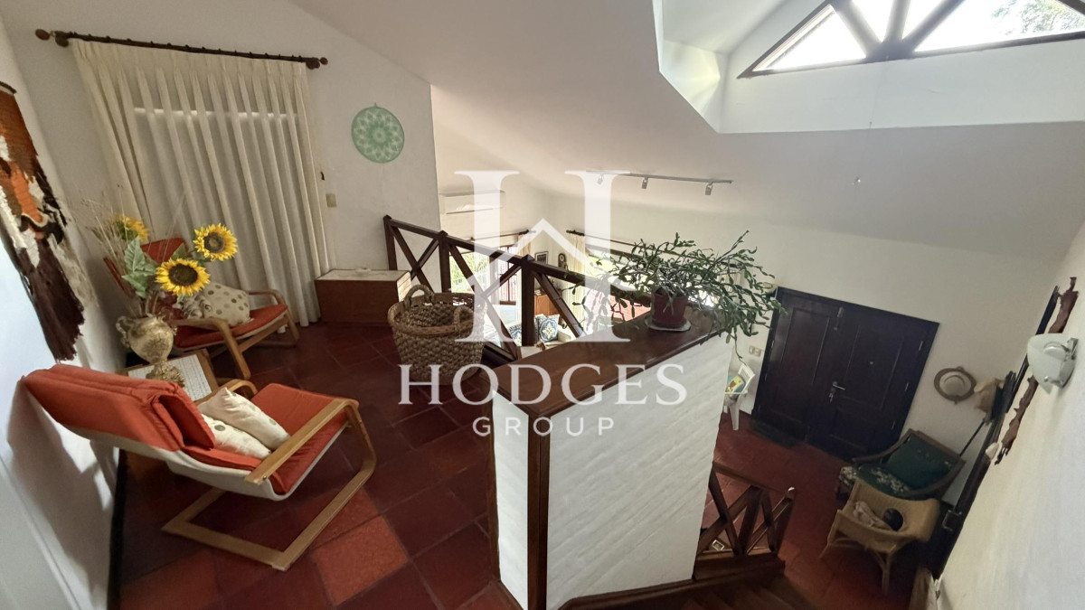 Casa ID.279 - Venta de Chalet de Categoría en San Rafael: Living en Doble Altura, Piscina y Gran Barbacoa