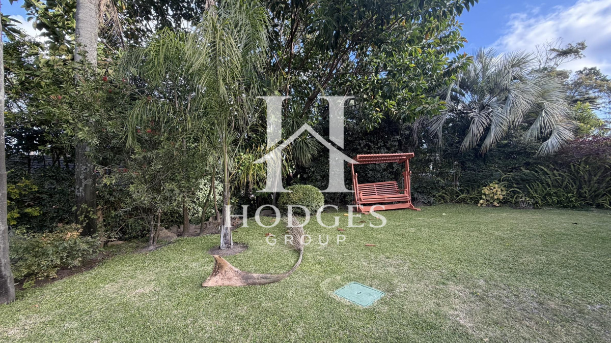 Casa ID.279 - Venta de Chalet de Categoría en San Rafael: Living en Doble Altura, Piscina y Gran Barbacoa