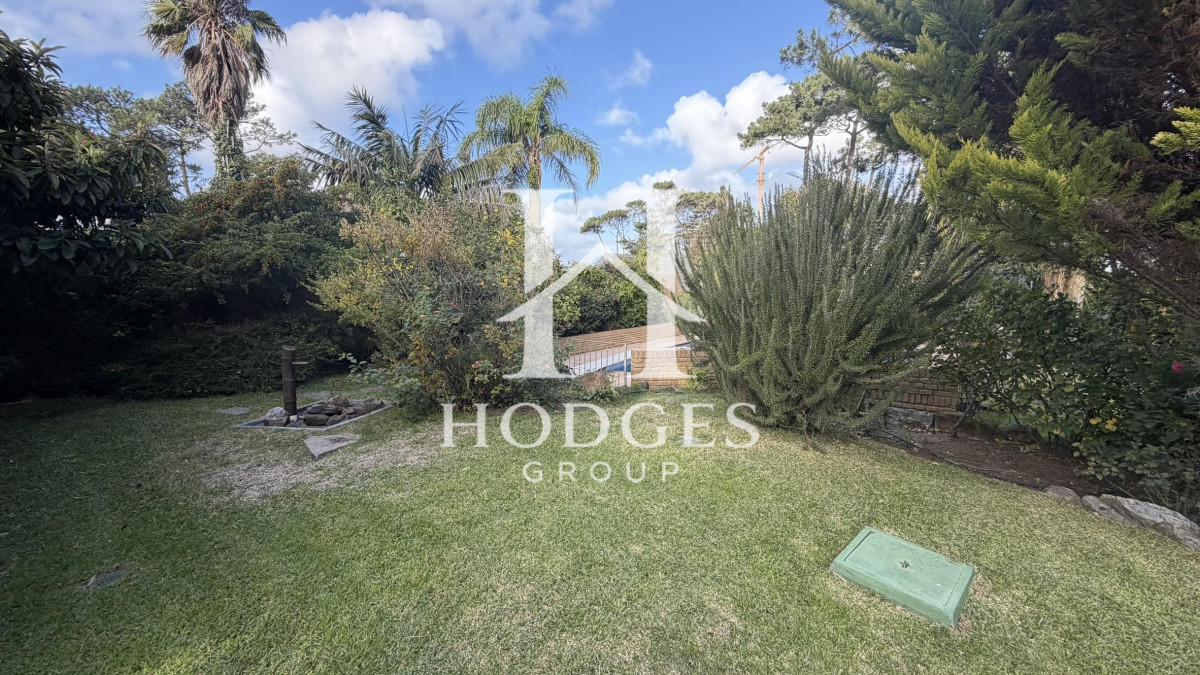 Casa ID.279 - Venta de Chalet de Categoría en San Rafael: Living en Doble Altura, Piscina y Gran Barbacoa