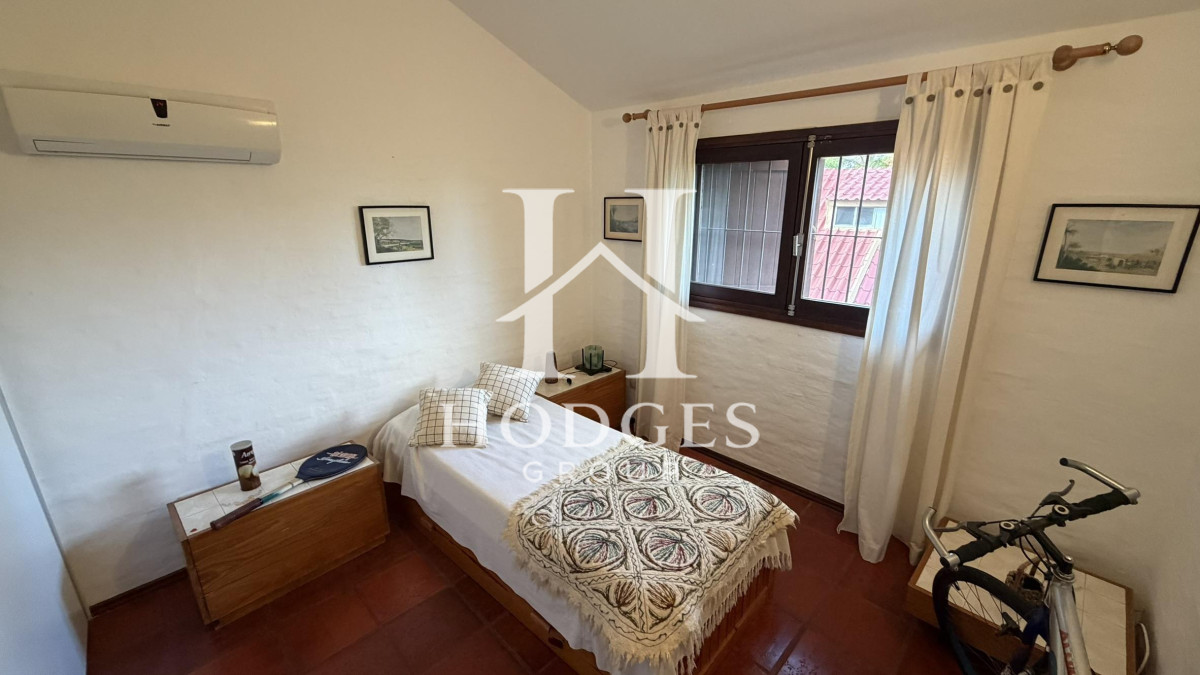 Casa ID.279 - Venta de Chalet de Categoría en San Rafael: Living en Doble Altura, Piscina y Gran Barbacoa