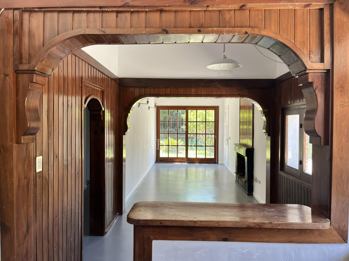 Casa ID.408 - Casa en venta en Las Delicias de 3 dorm, 2 baños, Punta del Este