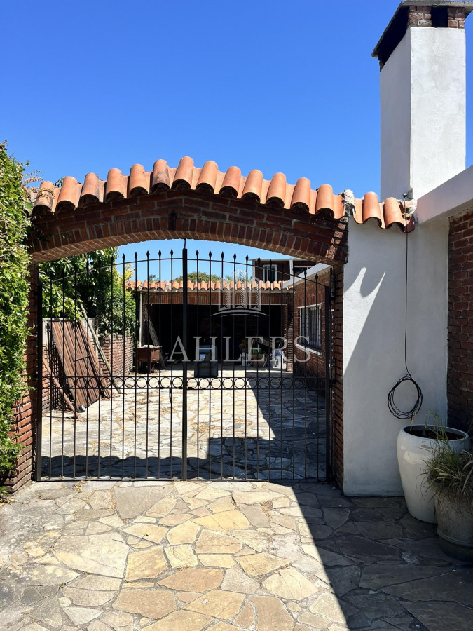 Casa ID.408 - Casa en venta en Las Delicias de 3 dorm, 2 baños, Punta del Este