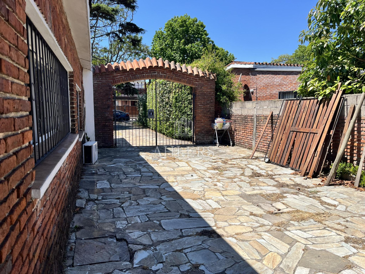 Casa ID.408 - Casa en venta en Las Delicias de 3 dorm, 2 baños, Punta del Este