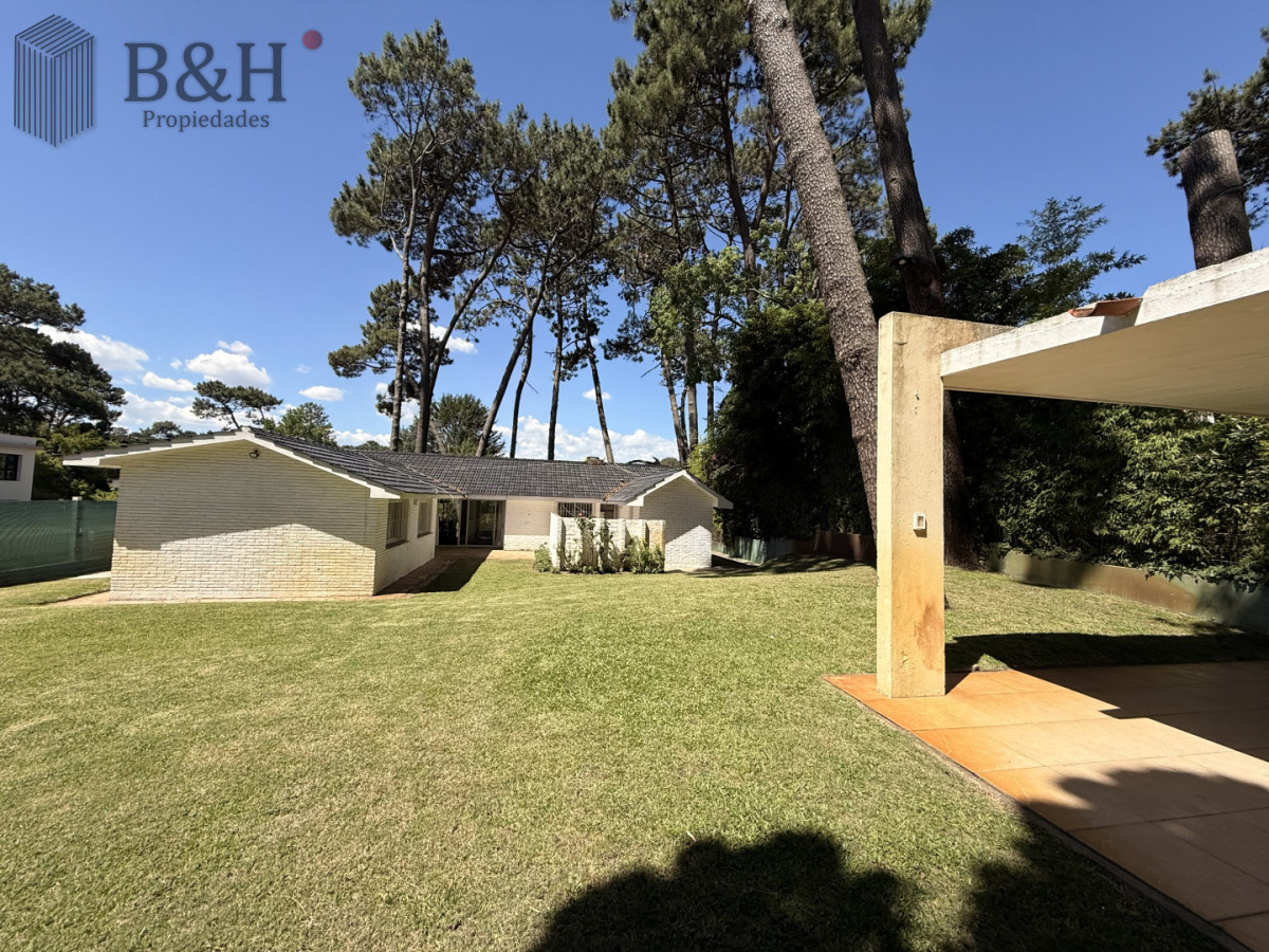 Casa ID.6339 - CASA EN ALQUILER DE VERANO EN ZONA CANTEGRIL - PUNTA DEL ESTE 