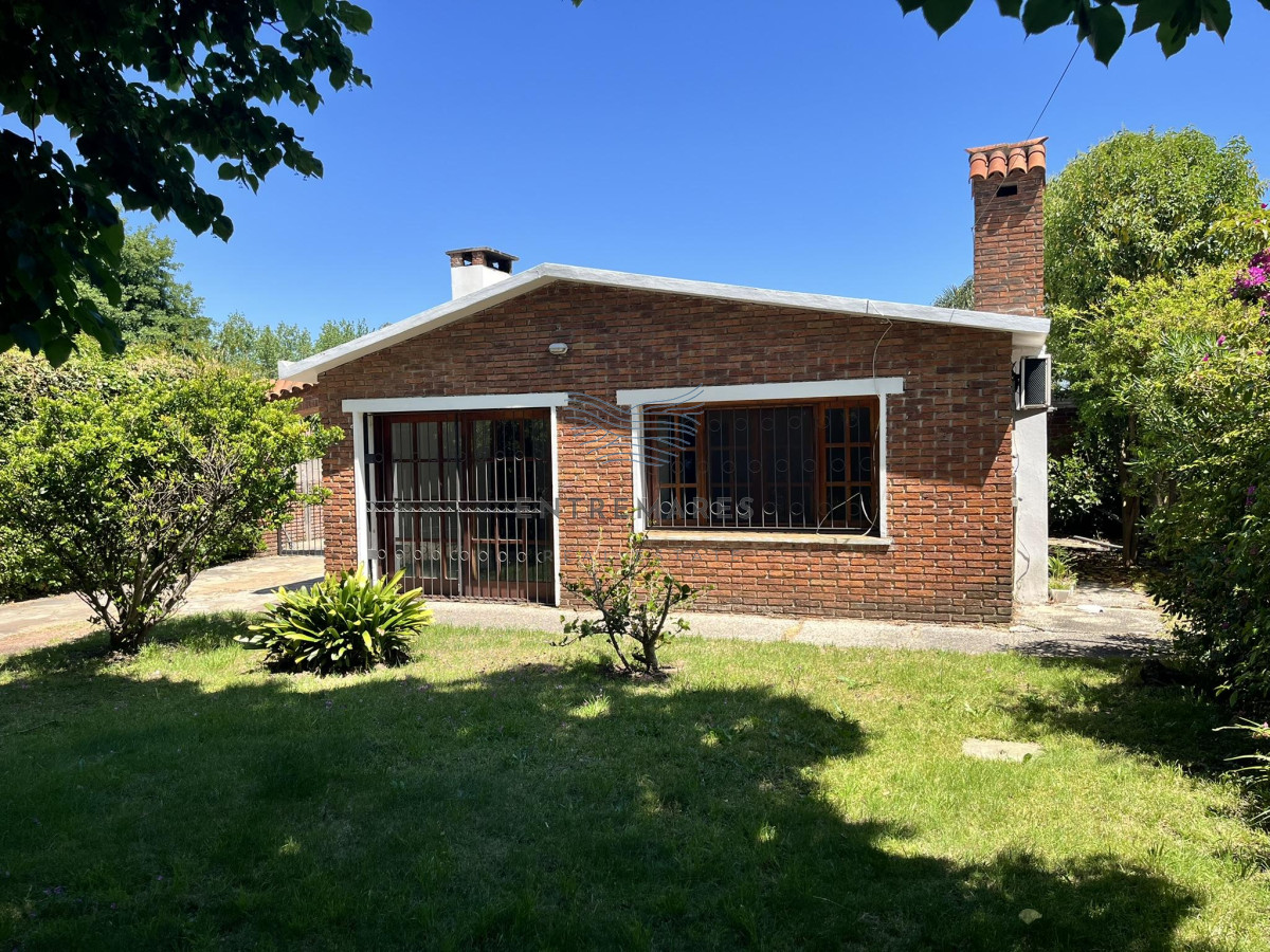 Casa ID.323 - Casa en venta en Las Delicias de 3 dorm, 2 baños, Punta del Este