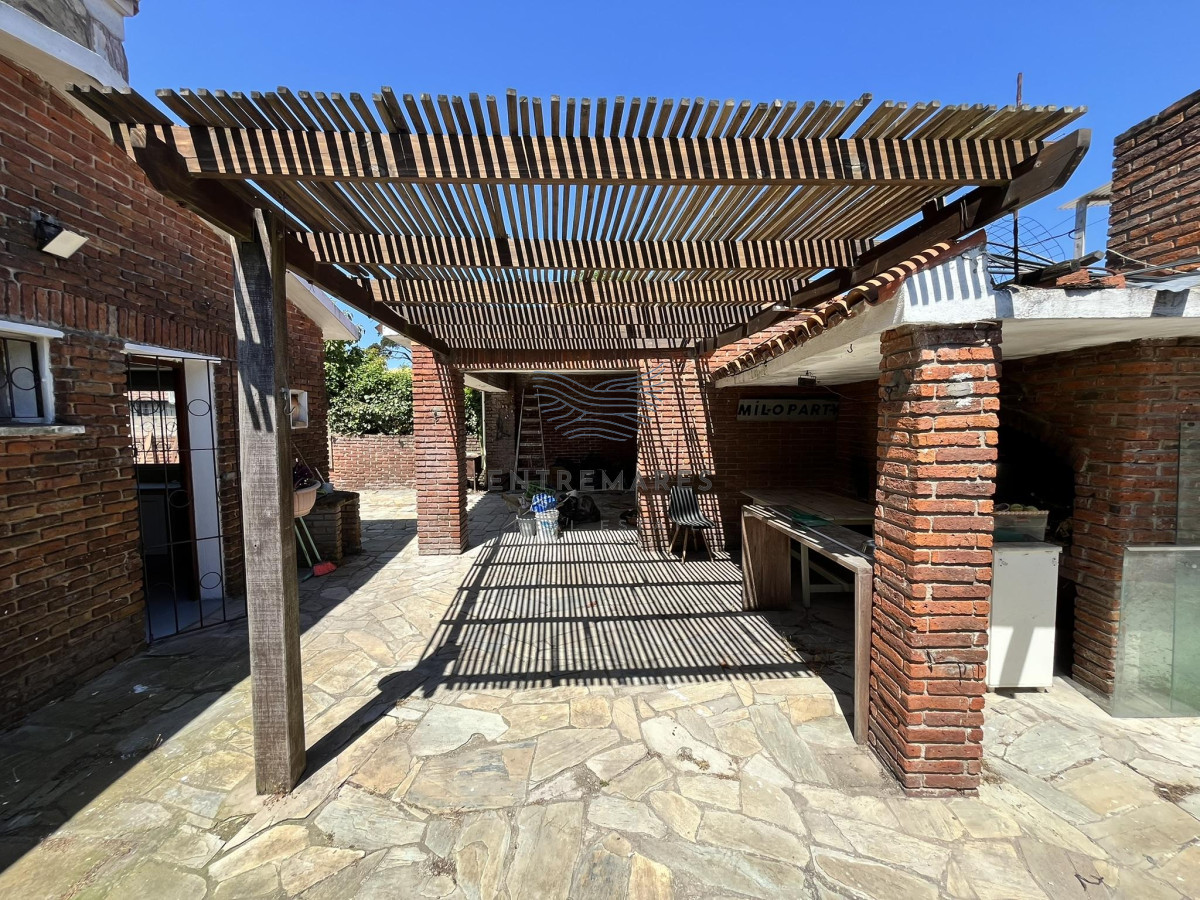 Casa ID.323 - Casa en venta en Las Delicias de 3 dorm, 2 baños, Punta del Este