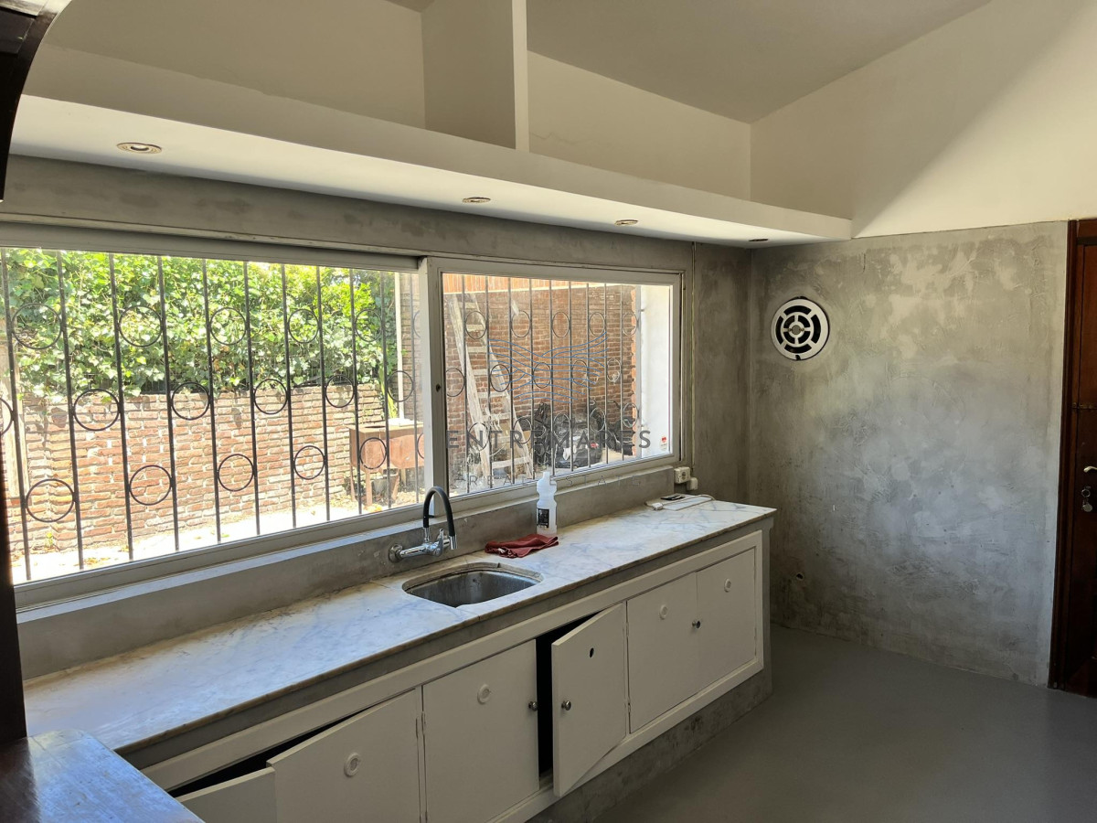 Casa ID.323 - Casa en venta en Las Delicias de 3 dorm, 2 baños, Punta del Este