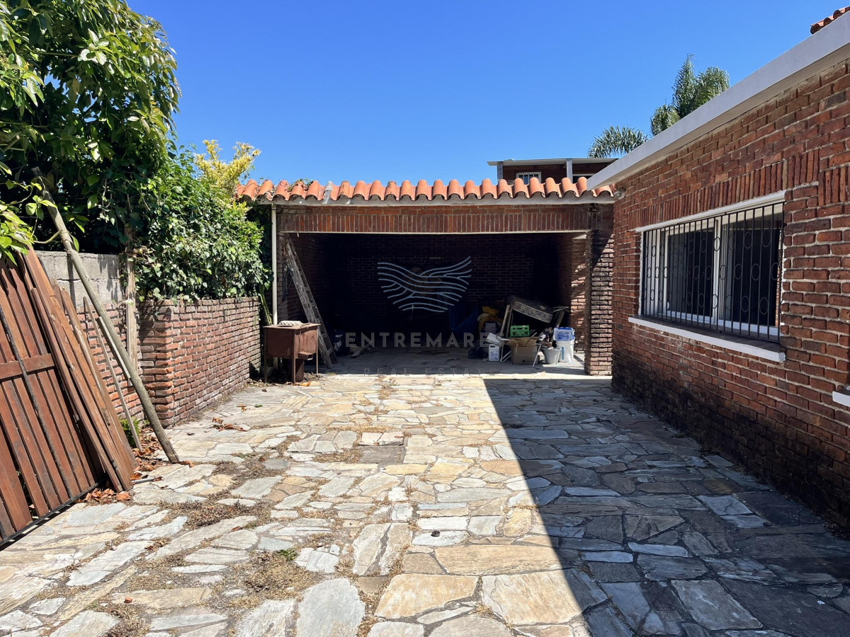 Casa ID.323 - Casa en venta en Las Delicias de 3 dorm, 2 baños, Punta del Este