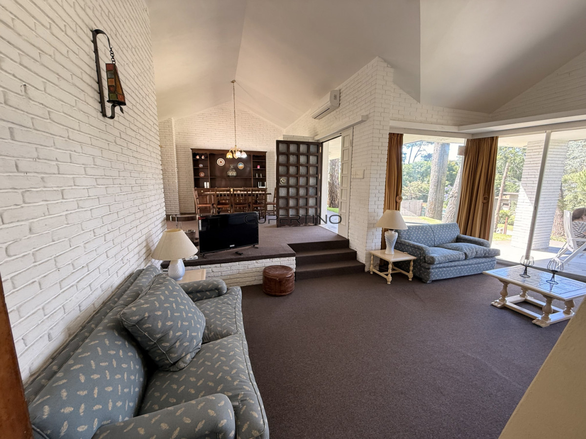 CASA EN ALQUILER DE VERANO EN ZONA CANTEGRIL - PUNTA DEL ESTE — foto 6