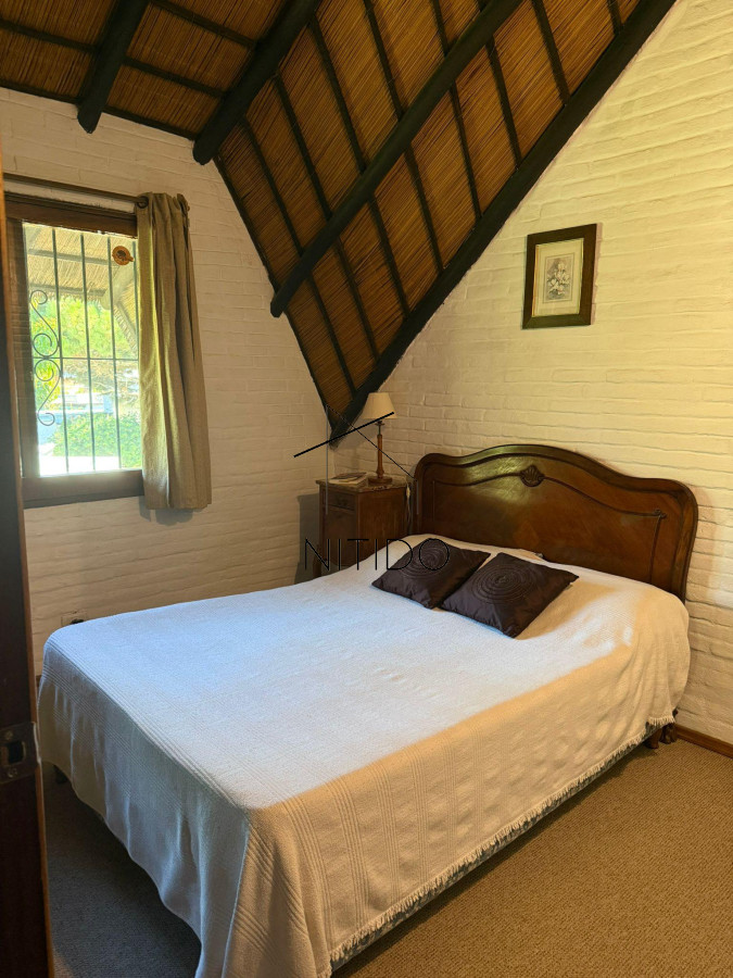 Casa ID.381 - Amplia casa de Quincho con jardin y piscina climatizada!