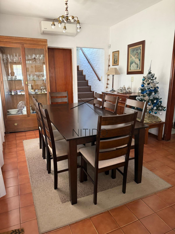 Casa ID.381 - Amplia casa de Quincho con jardin y piscina climatizada!