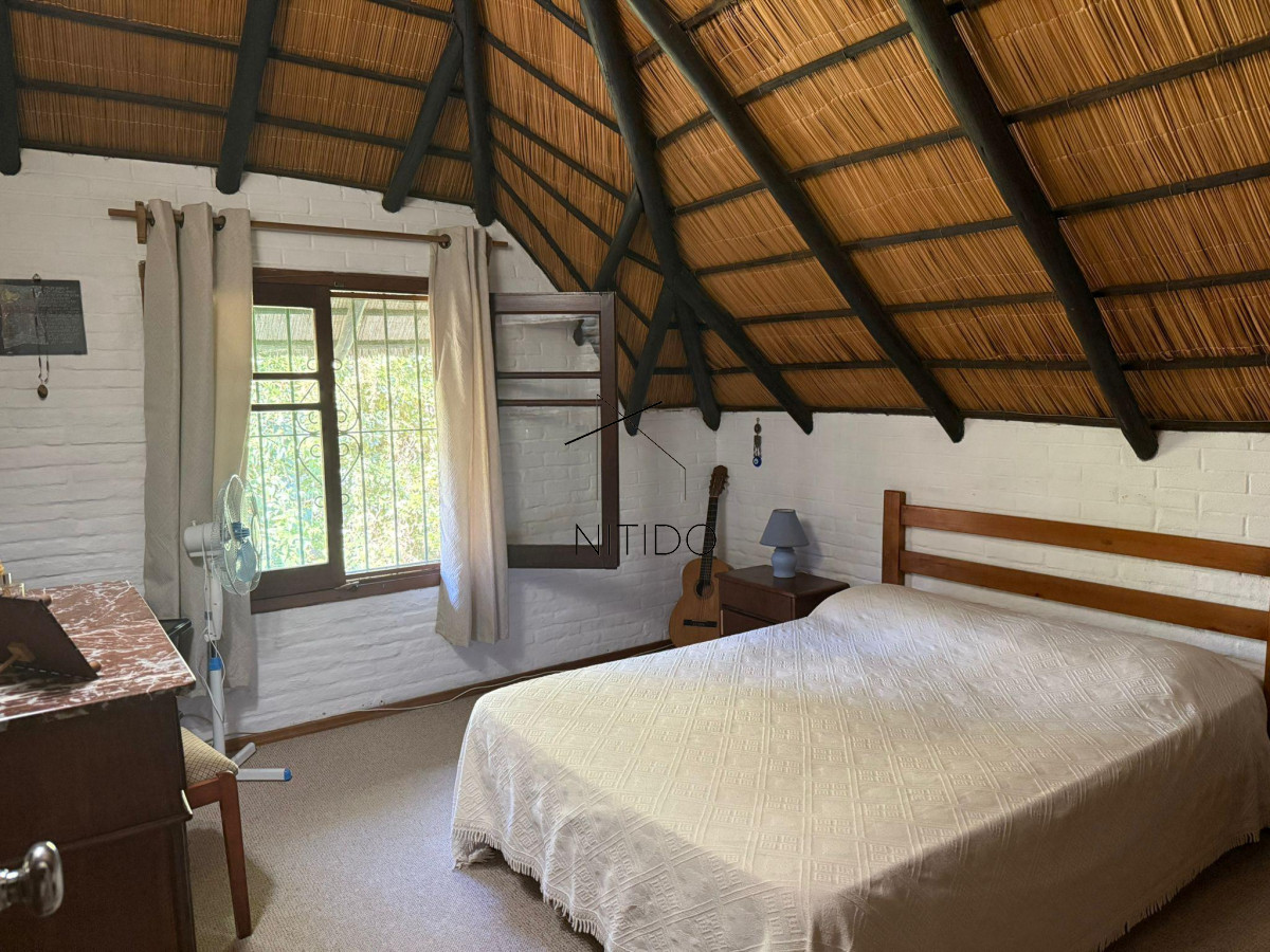 Casa ID.381 - Amplia casa de Quincho con jardin y piscina climatizada!