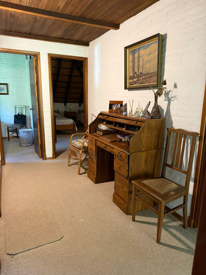 Casa ID.381 - Amplia casa de Quincho con jardin y piscina climatizada!