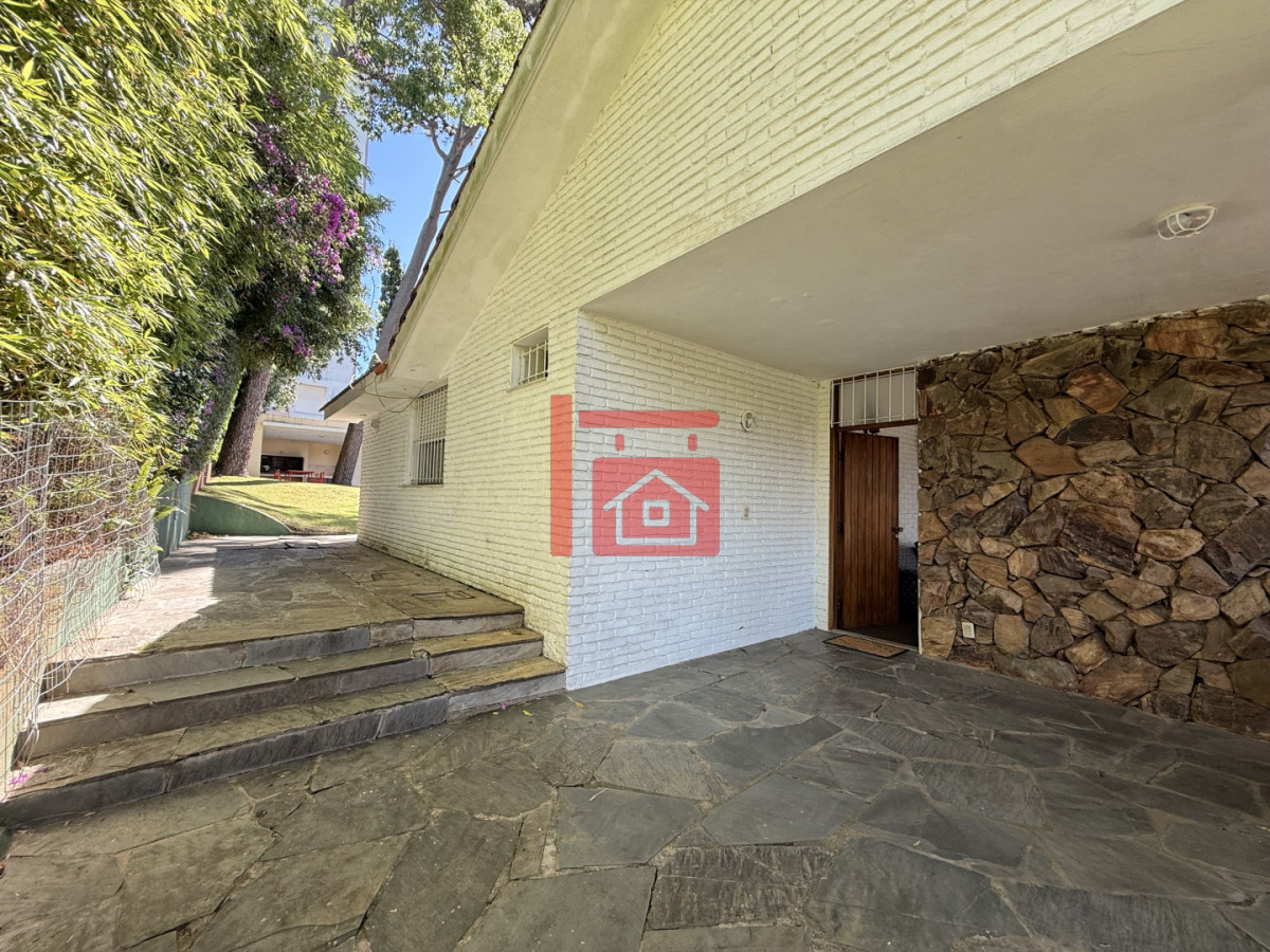 Casa ID.444 - CASA EN ALQUILER DE VERANO EN ZONA CANTEGRIL - PUNTA DEL ESTE 