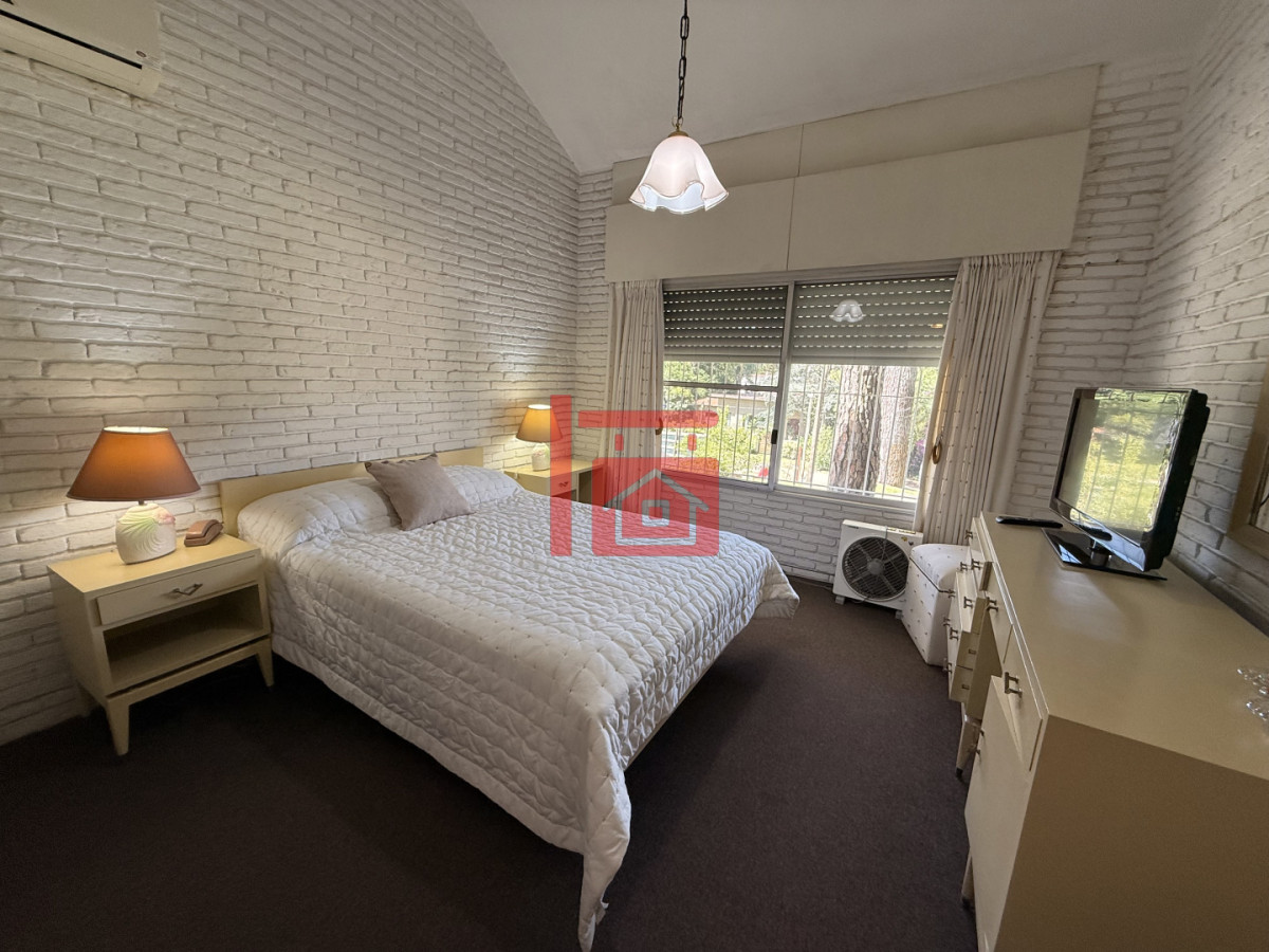 Casa ID.444 - CASA EN ALQUILER DE VERANO EN ZONA CANTEGRIL - PUNTA DEL ESTE 