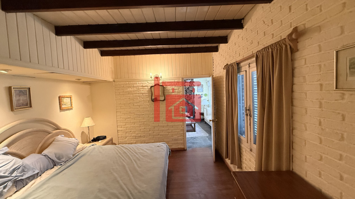 Casa ID.198 - Casa en Pinares, Punta del Este, ubicación frente al mar - Alquiler Anual 