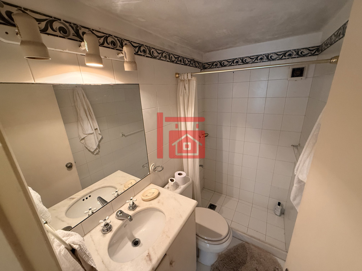 Casa ID.198 - Casa en Pinares, Punta del Este, ubicación frente al mar - Alquiler Anual 