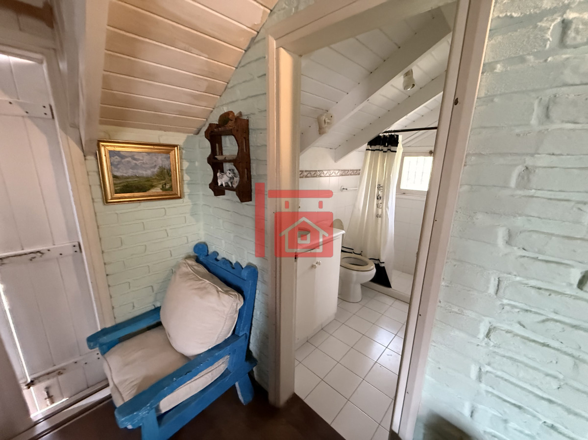 Casa ID.198 - Casa en Pinares, Punta del Este, ubicación frente al mar - Alquiler Anual 