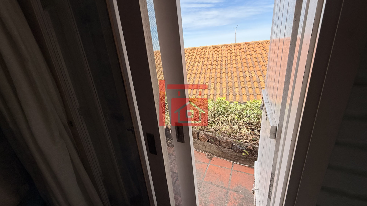 Casa ID.198 - Casa en Pinares, Punta del Este, ubicación frente al mar - Alquiler Anual 