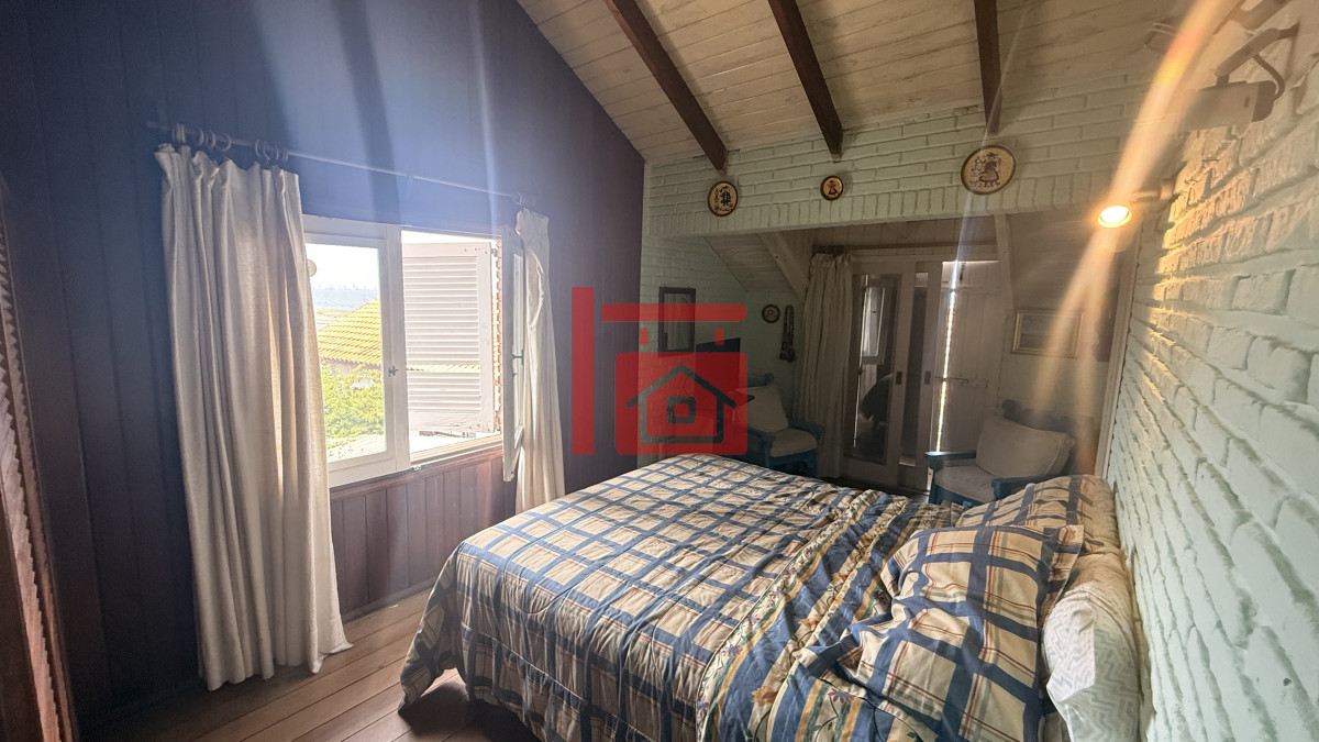 Casa ID.198 - Casa en Pinares, Punta del Este, ubicación frente al mar - Alquiler Anual 