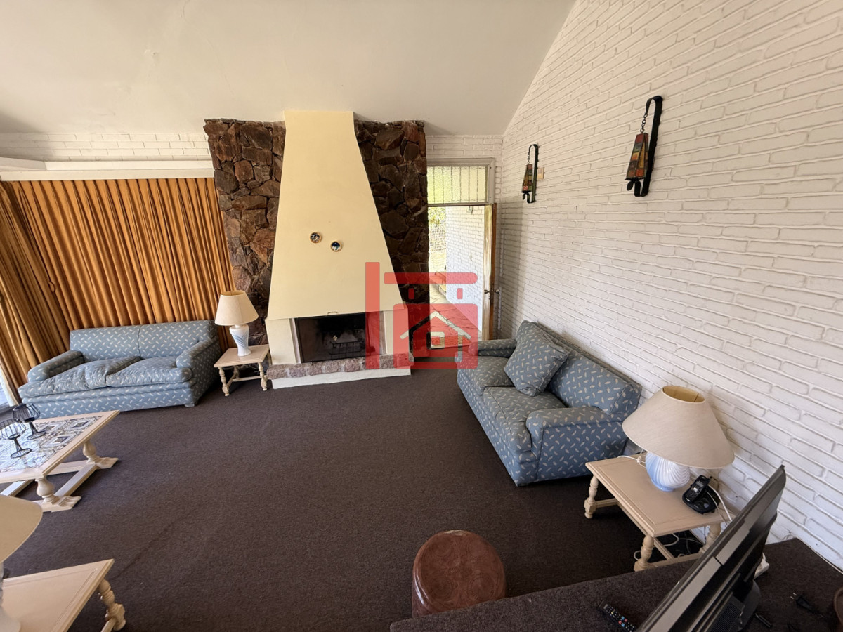 Casa ID.444 - CASA EN ALQUILER DE VERANO EN ZONA CANTEGRIL - PUNTA DEL ESTE 