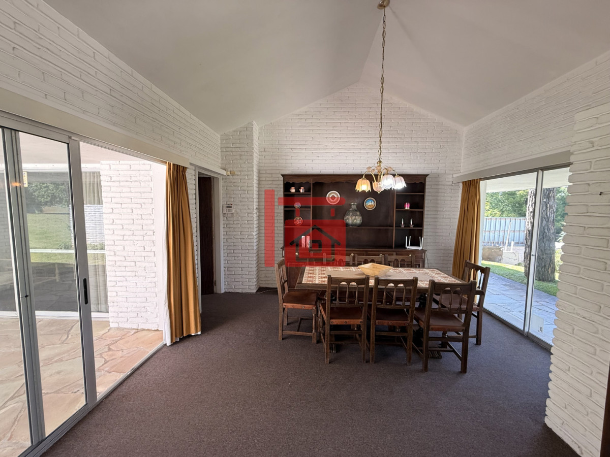 Casa ID.444 - CASA EN ALQUILER DE VERANO EN ZONA CANTEGRIL - PUNTA DEL ESTE 