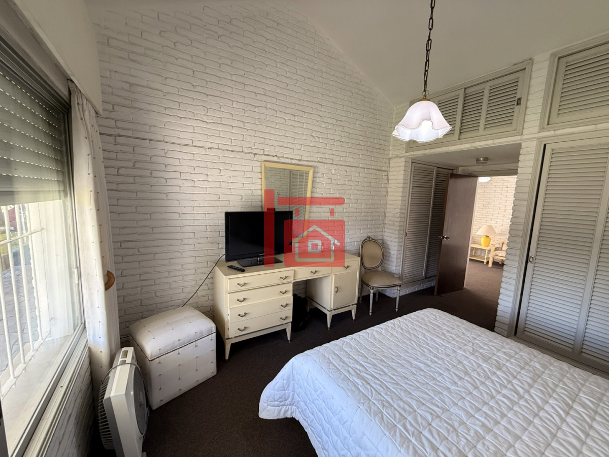 Casa ID.444 - CASA EN ALQUILER DE VERANO EN ZONA CANTEGRIL - PUNTA DEL ESTE 