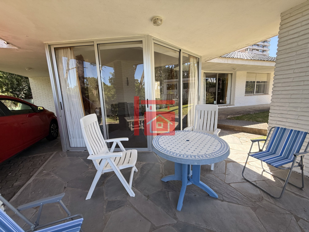 Casa ID.444 - CASA EN ALQUILER DE VERANO EN ZONA CANTEGRIL - PUNTA DEL ESTE 